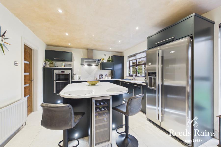 11 Portsmouth Gardens