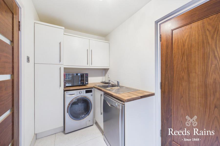 11 Portsmouth Gardens