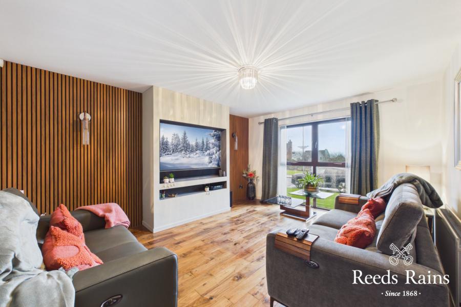 11 Portsmouth Gardens