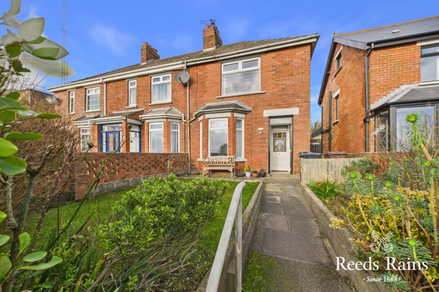 6 Larne Road, Carrickfergus, County Antrim, BT38 7DX