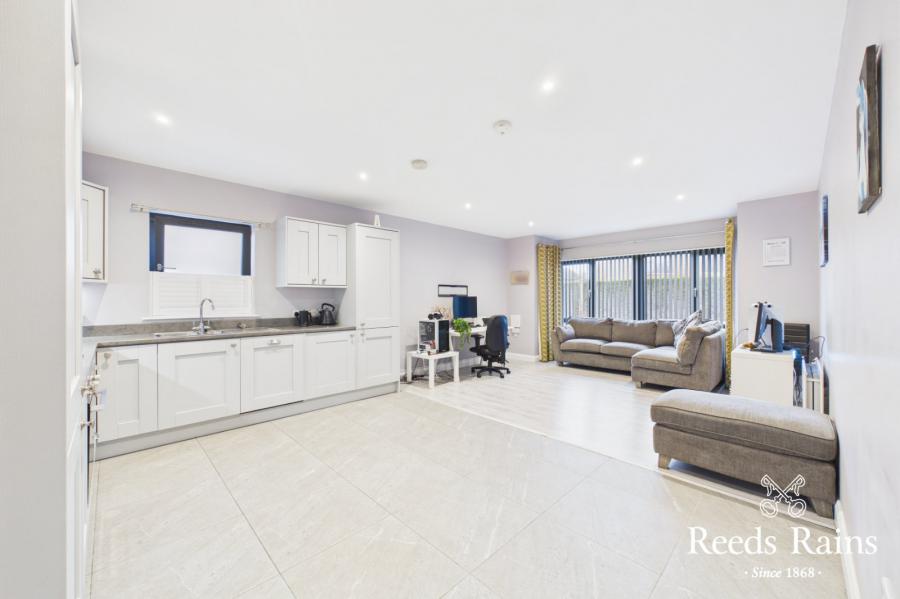 Apartment 1, 9 Old Shore Road