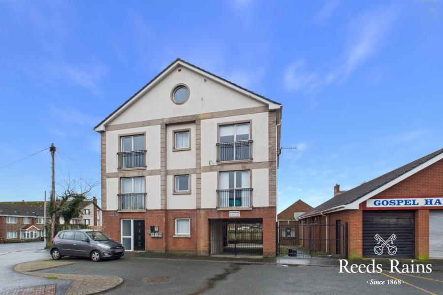 Apartment 3, 2 Taylors Avenue