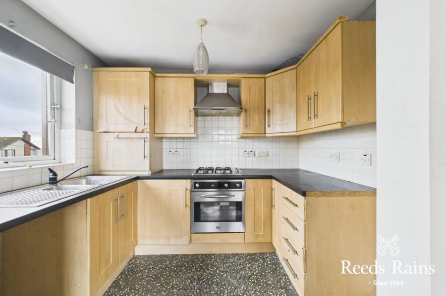 Apartment 3, 2 Taylors Avenue