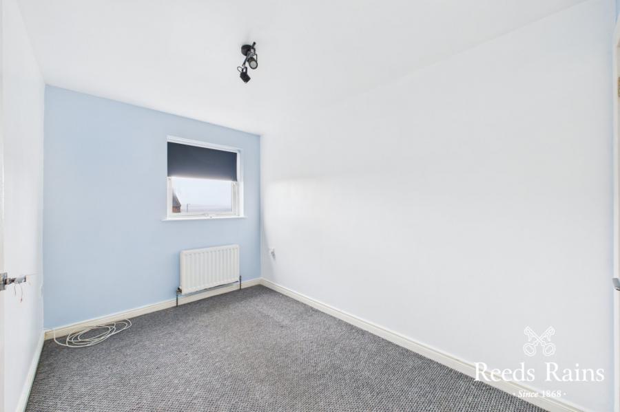 Apartment 3, 2 Taylors Avenue