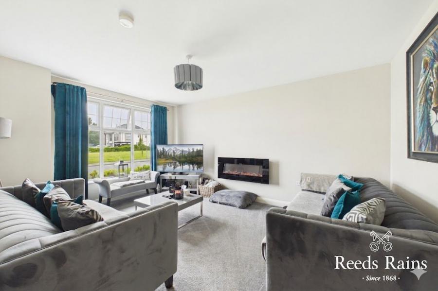 4 Ashbourne Manor