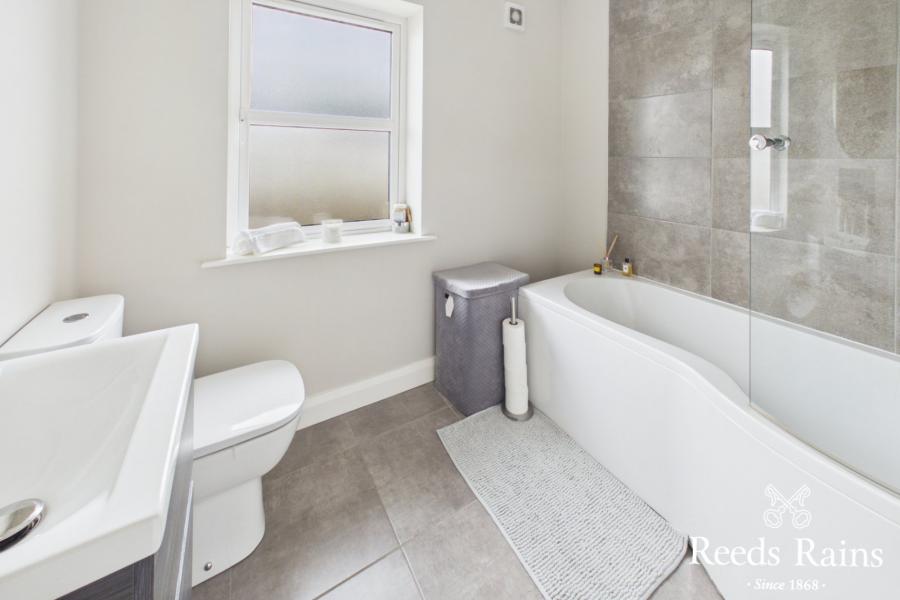 4 Ashbourne Manor