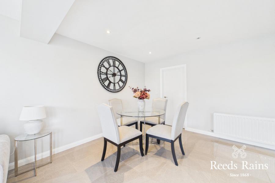 16 Sharonmore Gardens