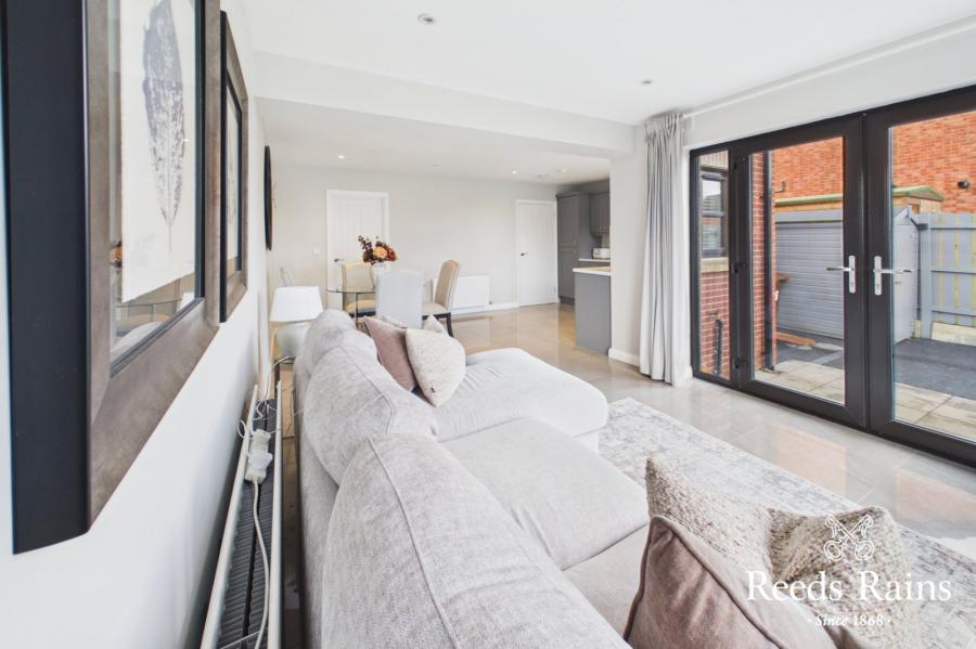 16 Sharonmore Gardens