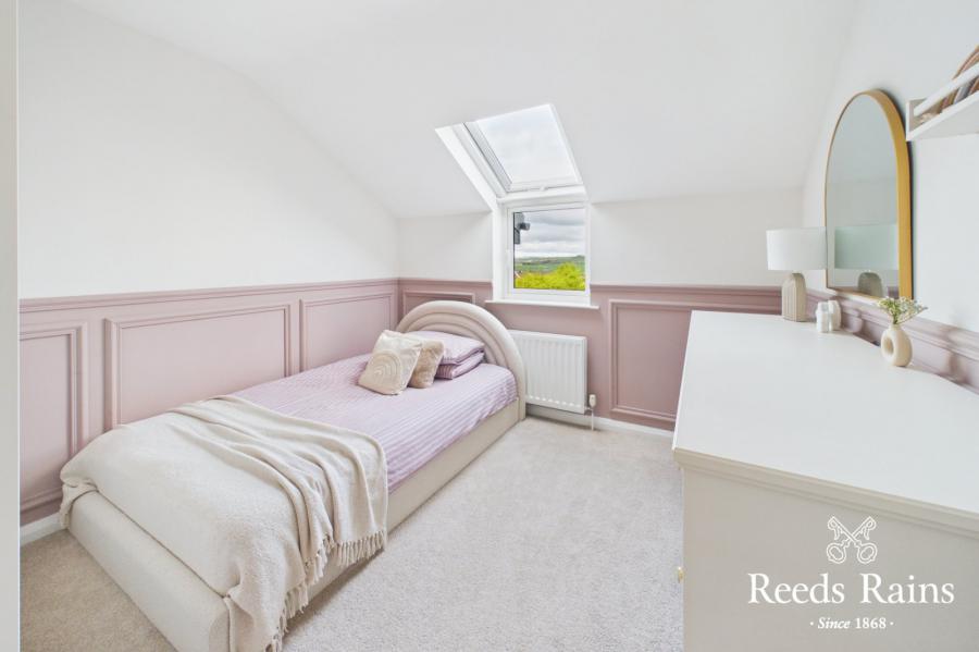 16 Sharonmore Gardens