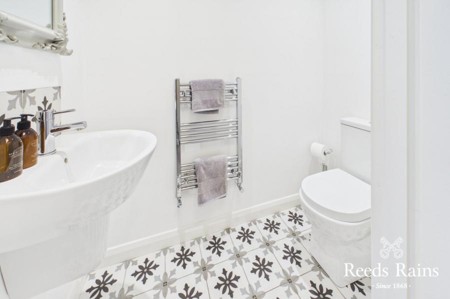 16 Sharonmore Gardens