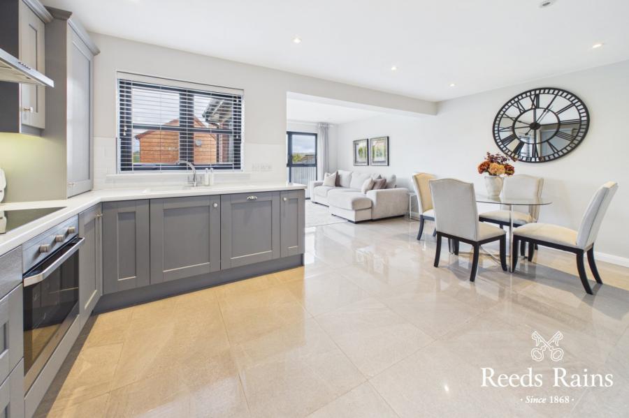 16 Sharonmore Gardens