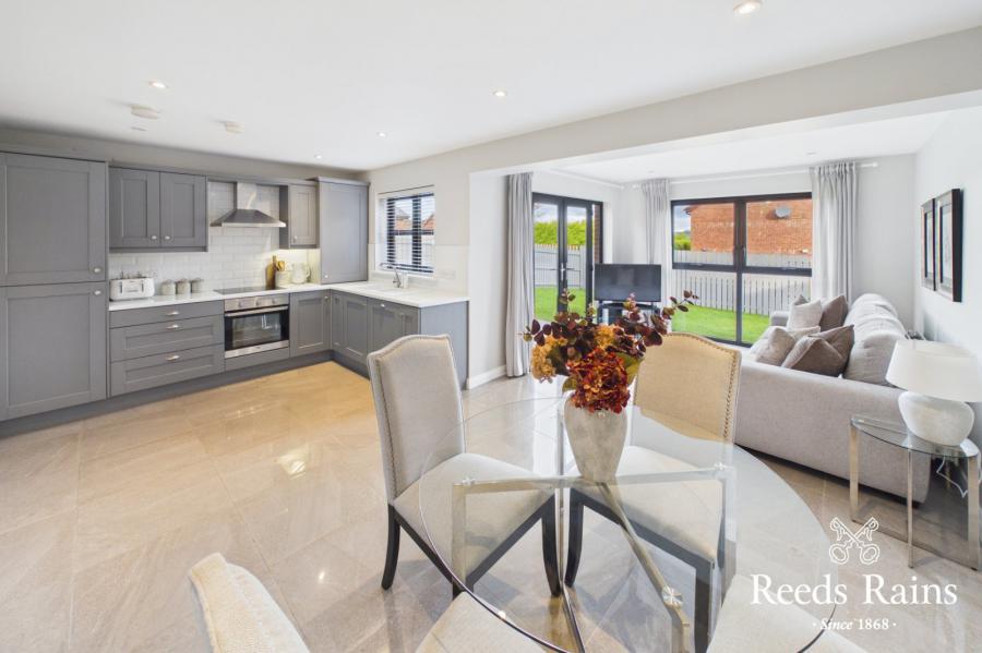 16 Sharonmore Gardens