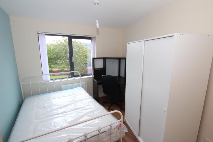 Apartment 13, 9 Brown Square