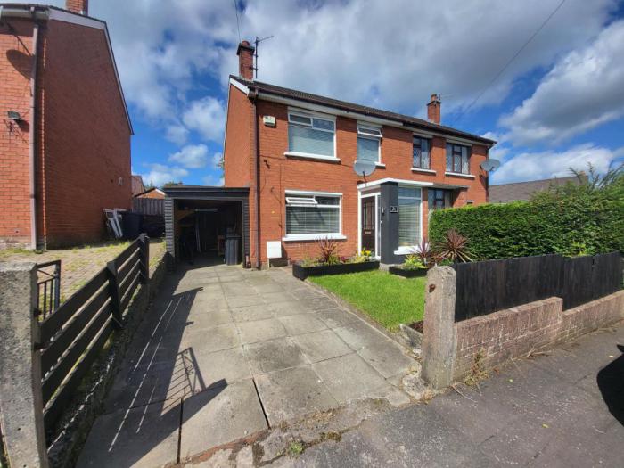 26 Elmfield Park