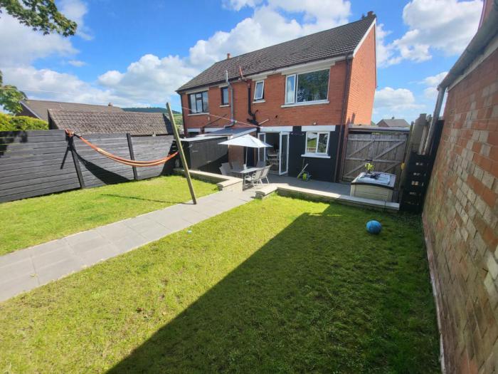 26 Elmfield Park