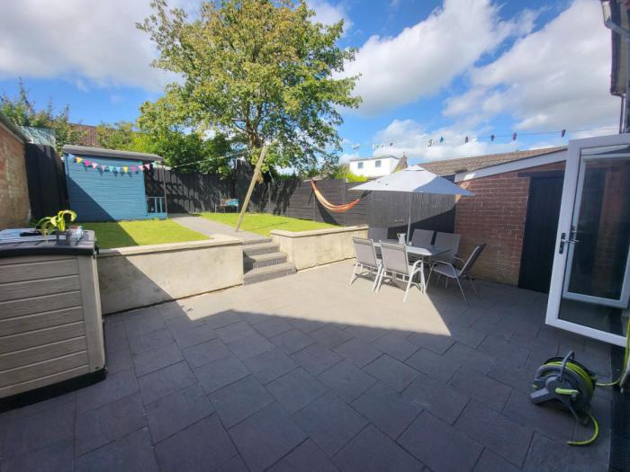 26 Elmfield Park