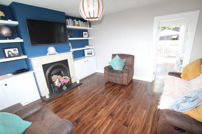 26 Elmfield Park