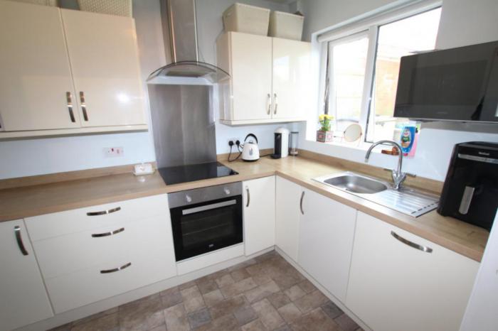 26 Elmfield Park