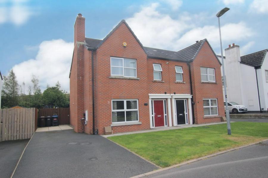 23 Cashelton Manor