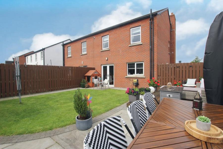 23 Cashelton Manor