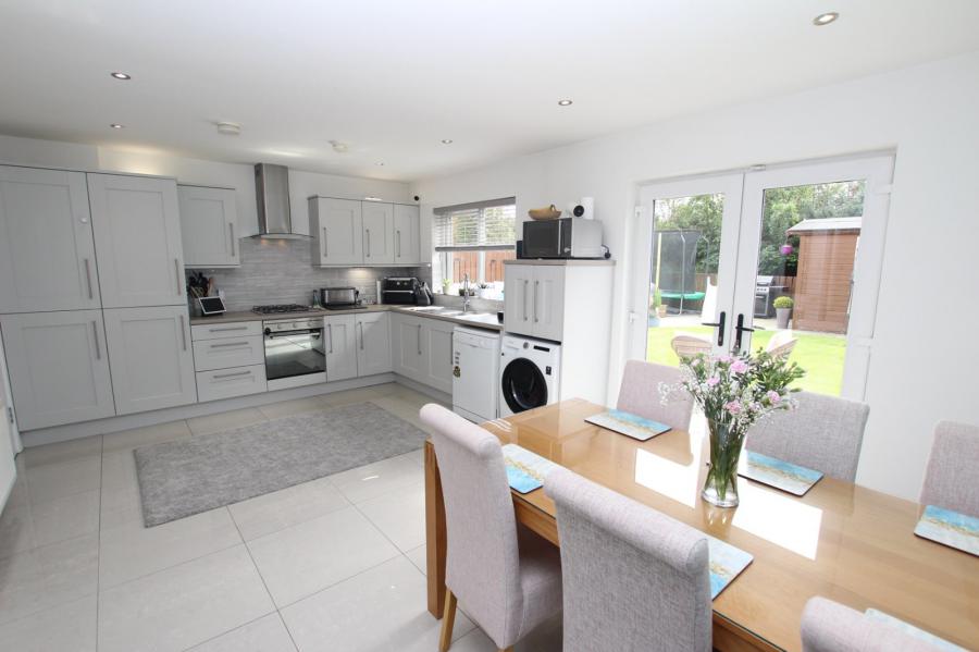 23 Cashelton Manor