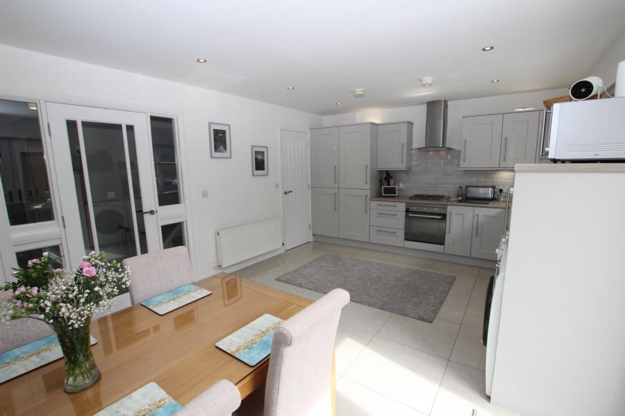 23 Cashelton Manor