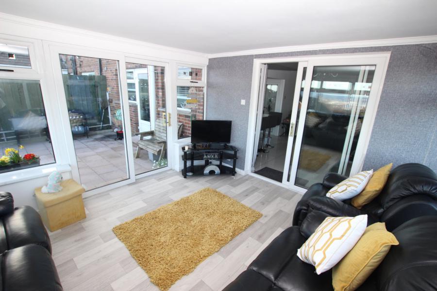 8 Loughview Manor