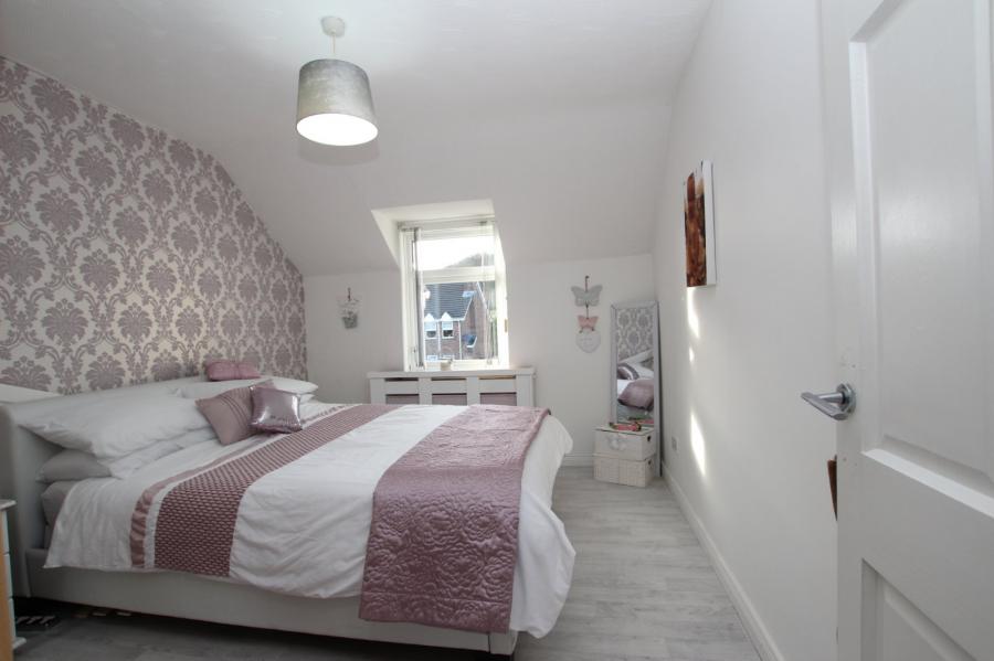 8 Loughview Manor