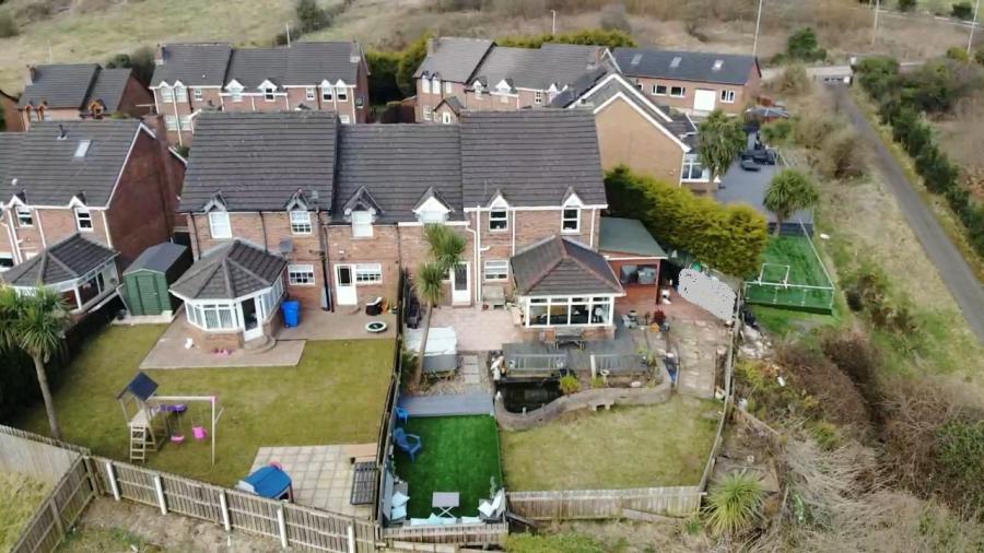 8 Loughview Manor