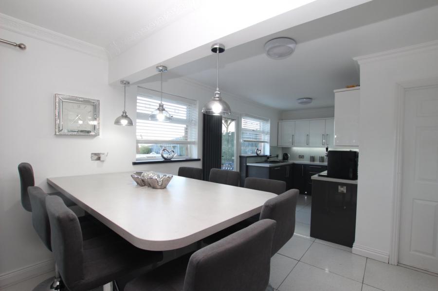 8 Loughview Manor
