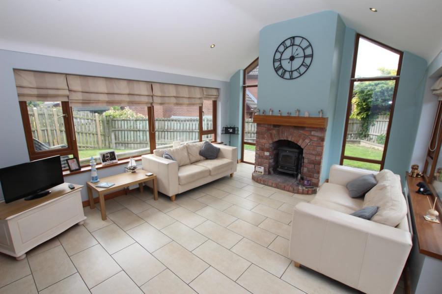 8 Blackthorn Road
