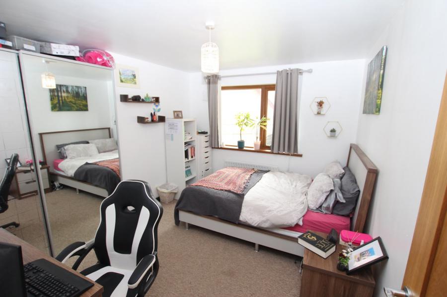 8 Blackthorn Road