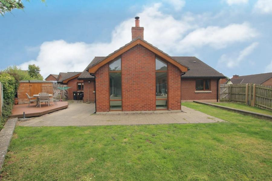 8 Blackthorn Road