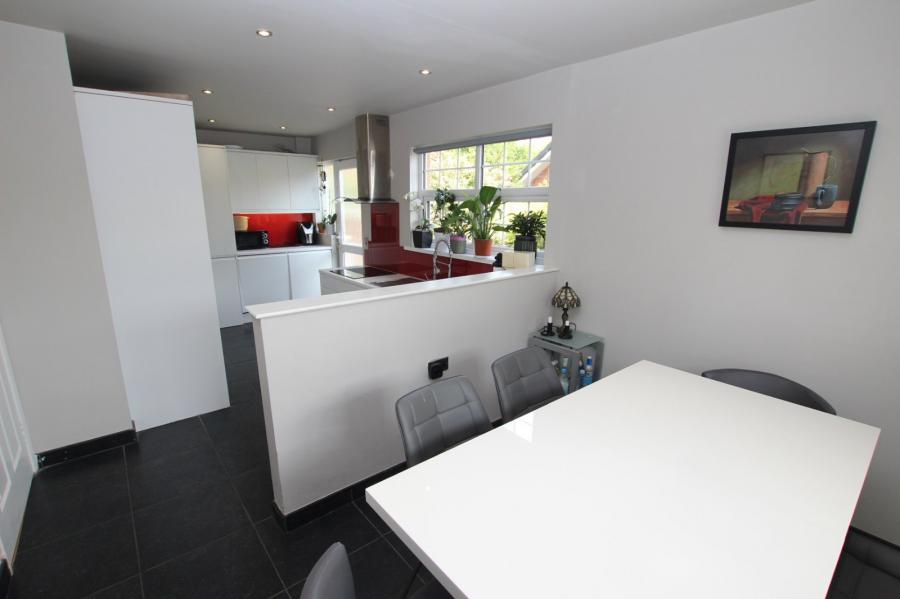 8 Hightown Rise