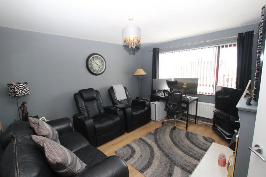 5b Queens Drive