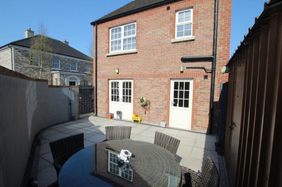 12 Glen Corr Way