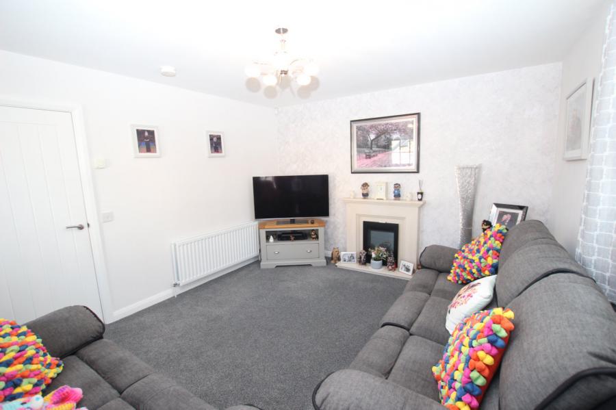 12 Glen Corr Way