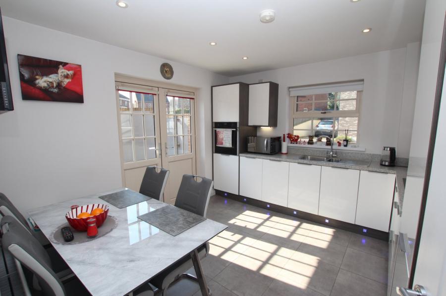 12 Glen Corr Way