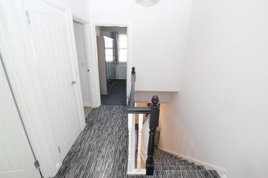 12 Glen Corr Way