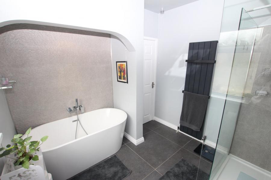 3 Woodford Park