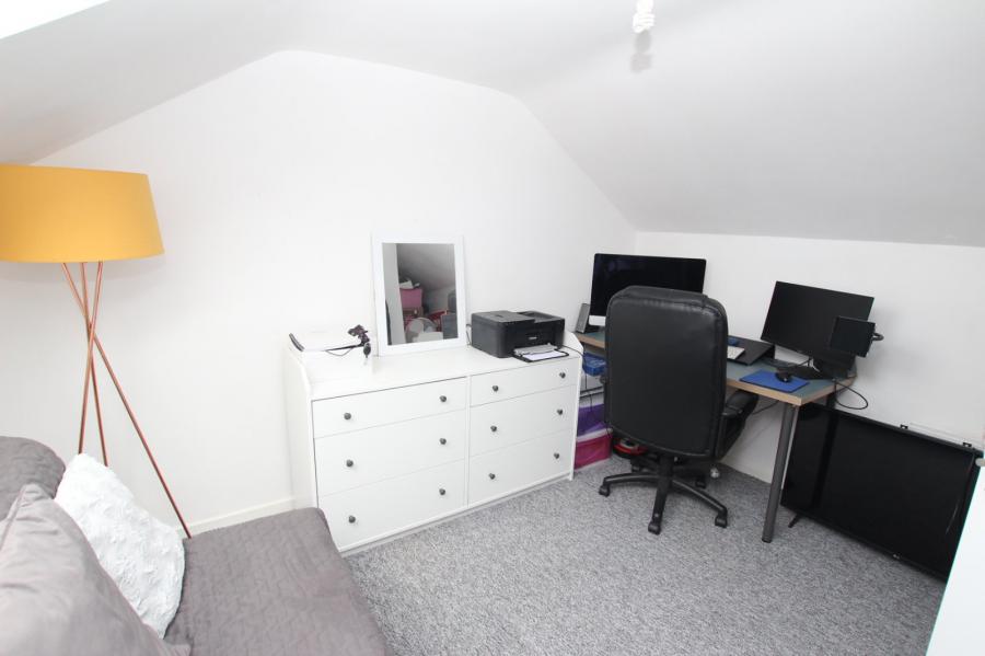 3 Woodford Park