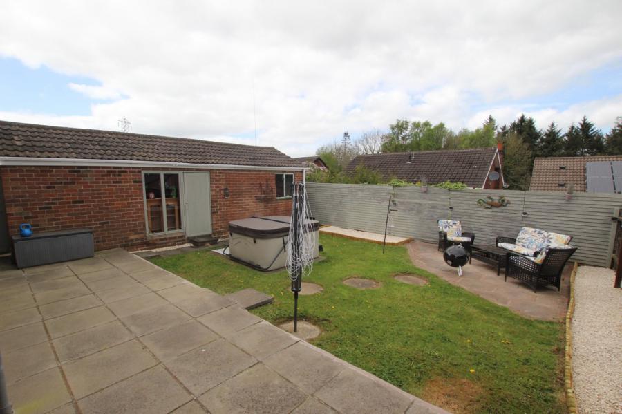 3 Woodford Park