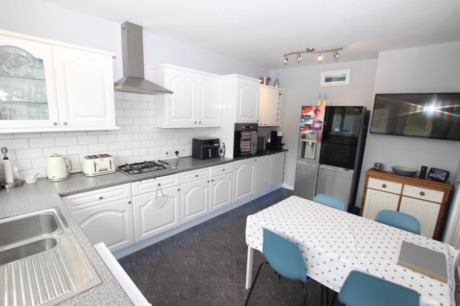3 Woodford Park