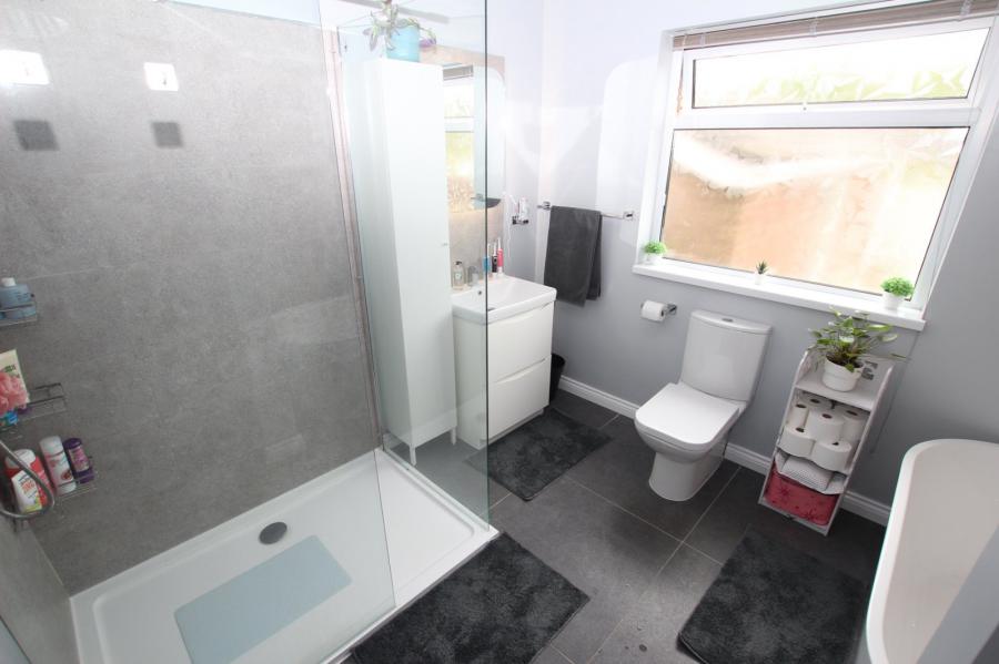 3 Woodford Park