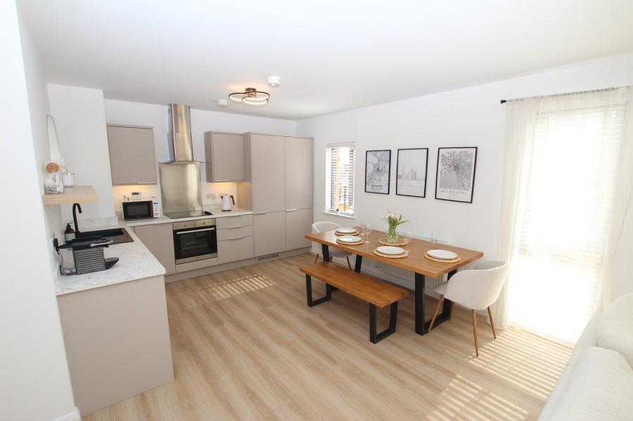 Apartment 2, 240 North Queen Street