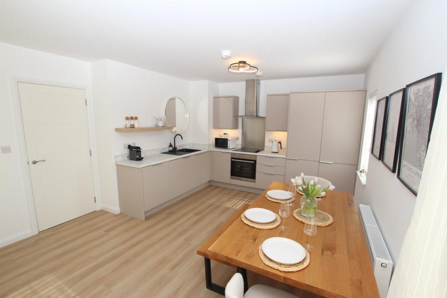 Apartment 2, 240 North Queen Street