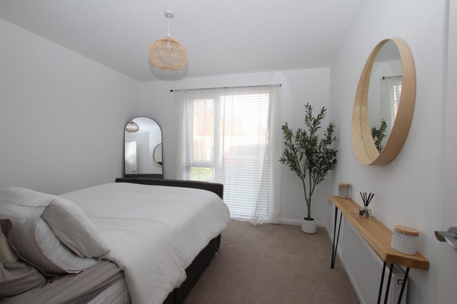Apartment 2, 240 North Queen Street