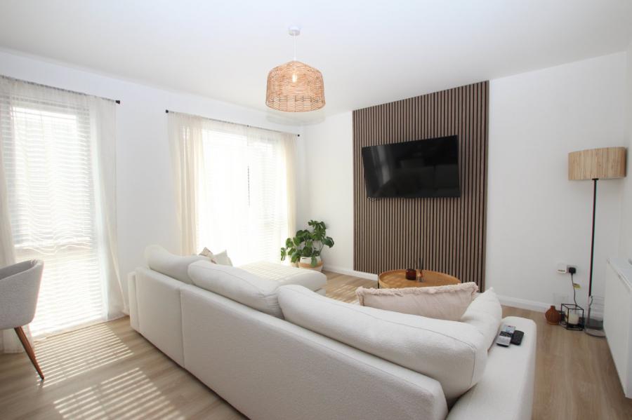 Apartment 2, 240 North Queen Street