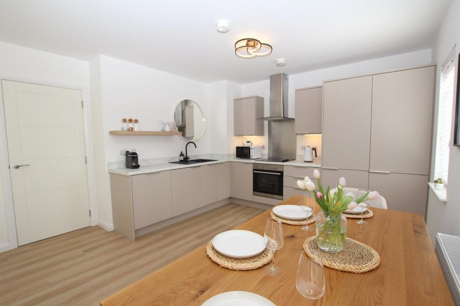 Apartment 2, 240 North Queen Street
