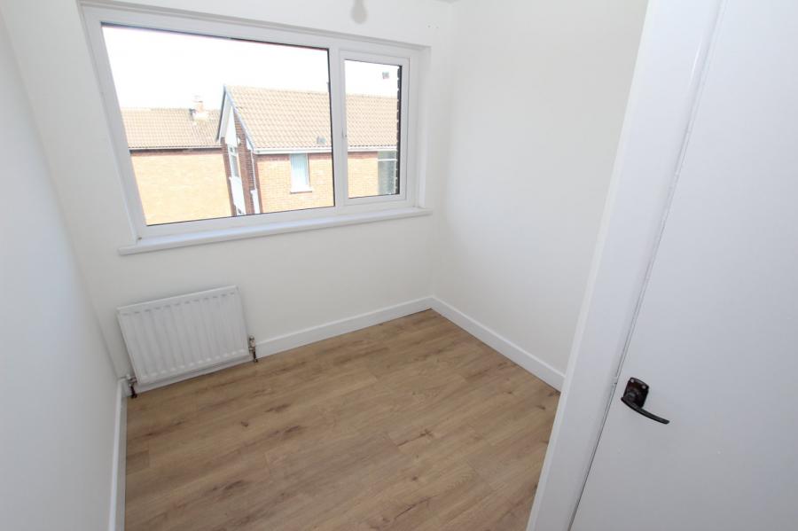 10 Fairhill Gardens